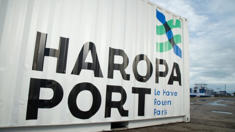 A container bearing the Haropa Port logo