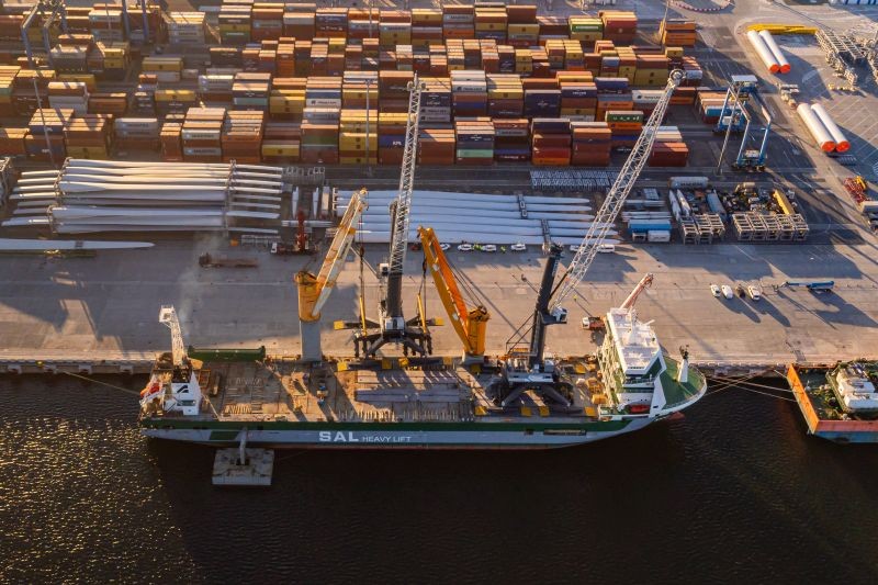 liebherr dp world constanta