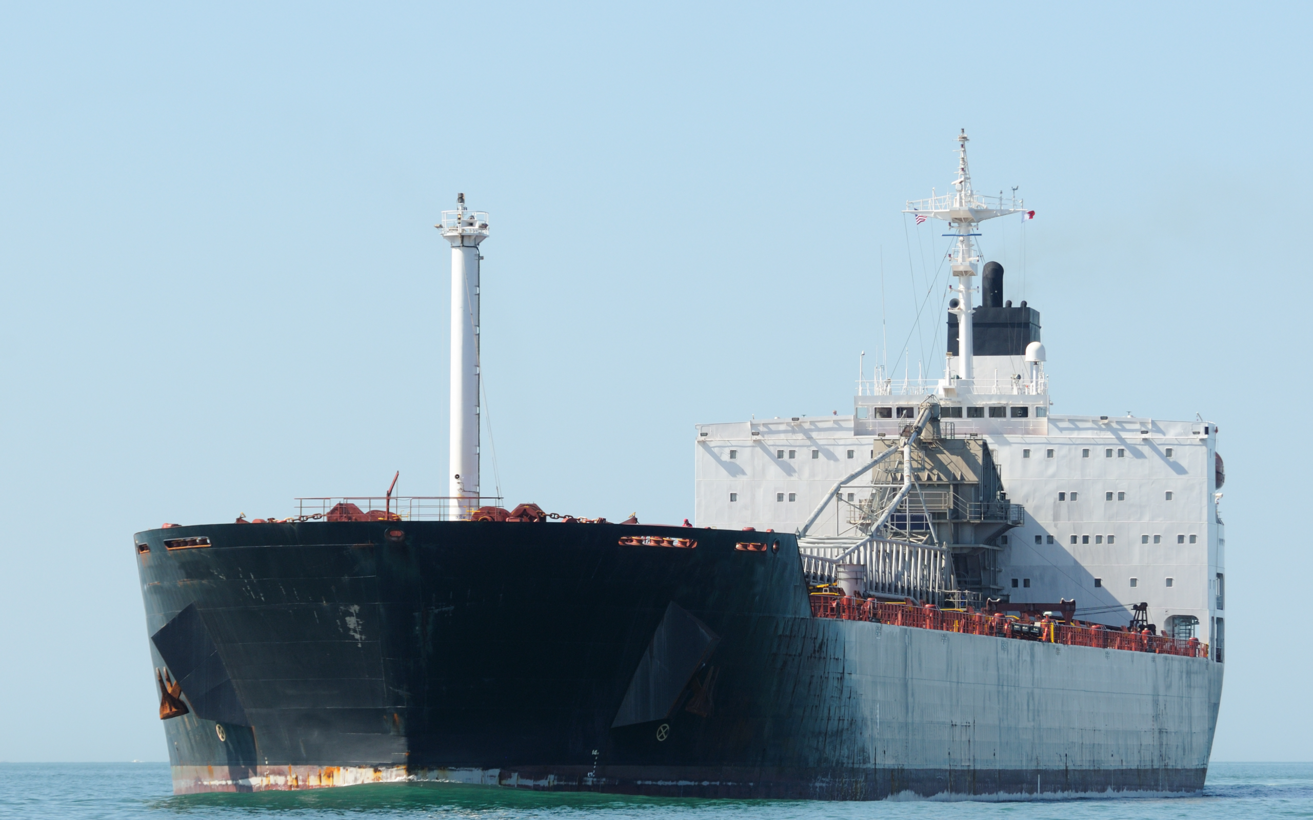 Oil tanker