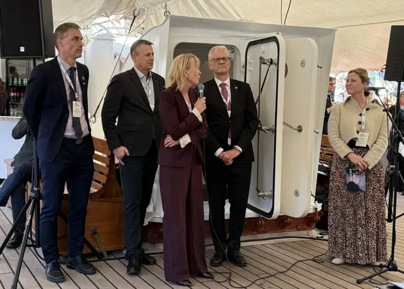 From left: Tore Furevik, Director, Nansensenteret, Arne Johan Hestnes, Director Digital Technology, KONGSBERG, Margaret Hagen, University of Bergen, Nils Gunnar Kvamstrø, Director, Institute of Marine Research, Charlotte Gjone, Vice President Communication, KONGSBERG. Photo: Nansensenteret.