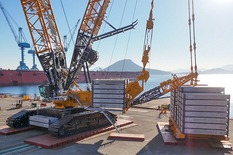 liebherr-heavy-equipment-train